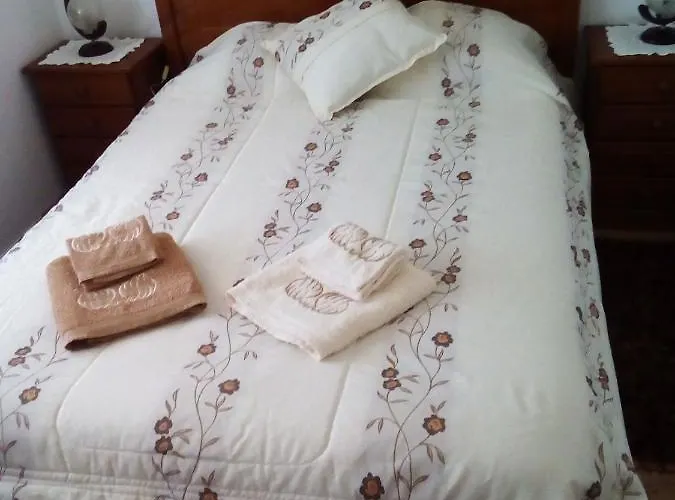 Casal Do Avo Francisco Калдаш-да-Раинья